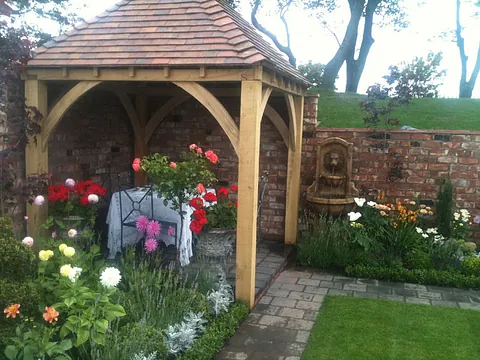 Carter's Pond & Landscaping garden shelter